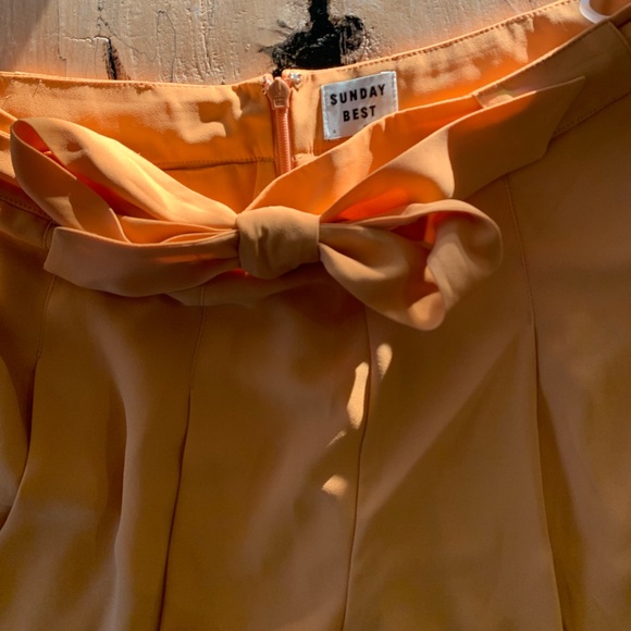Aritzia Sunday Best Westley Shorts Tangerine - Picture 3 of 4